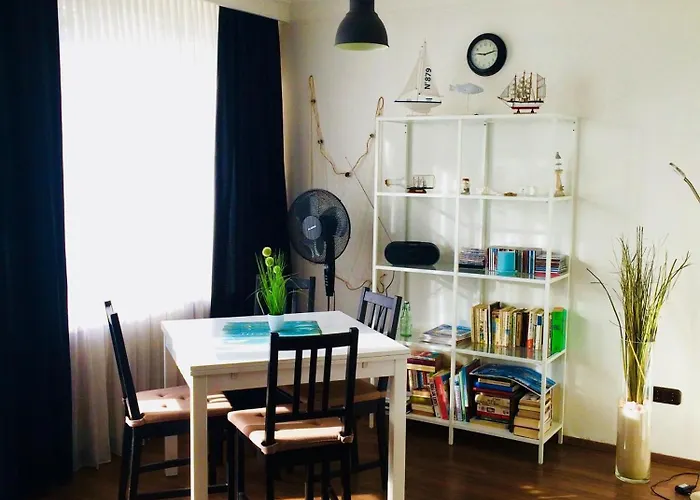 Ter 210 - Terrassenhuegel - Teilseeblick *